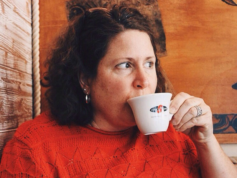 An Italian mom who's ready to give some good dating advice.