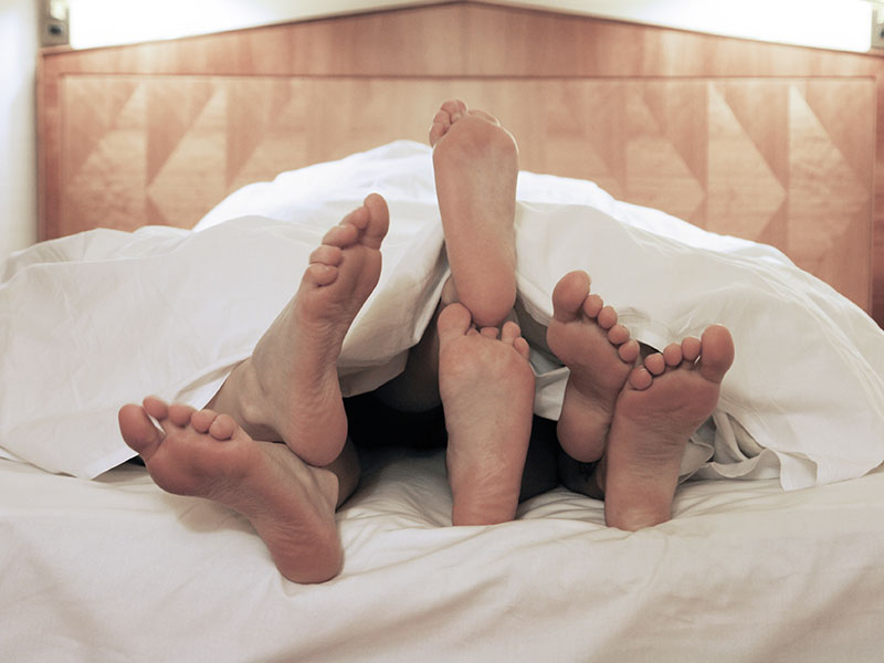 Comparison of open relationships versus polyamorous dating, exploring different types of non-monogamous relationships on Zoosk.