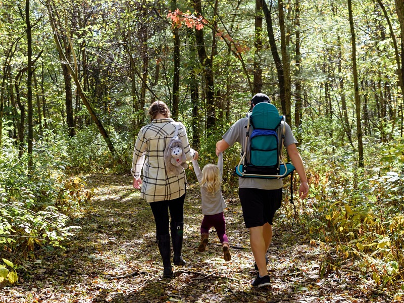 Common dating app clichés, providing insights into what to avoid for a successful online dating experience on Zoosk.