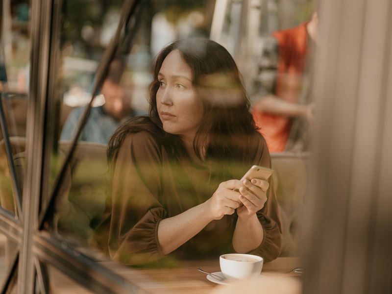 Letting go of love, offering advice on how to move on from past relationships and embrace new beginnings on Zoosk.