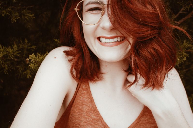 Pretty woman showing signs she's into you